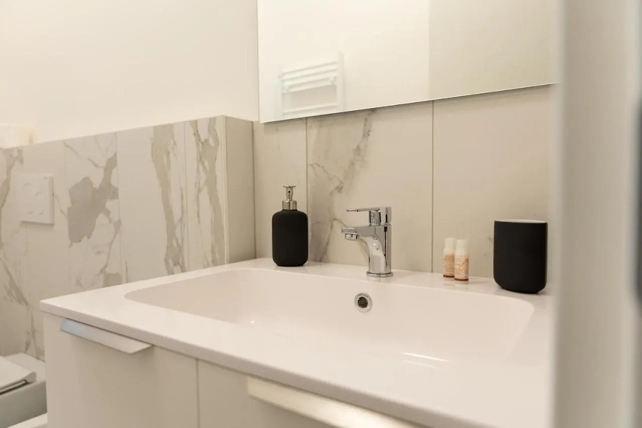 15Min Metro Duomo - Rho Fiera - Skyscraper Kitchen Apartment Milan