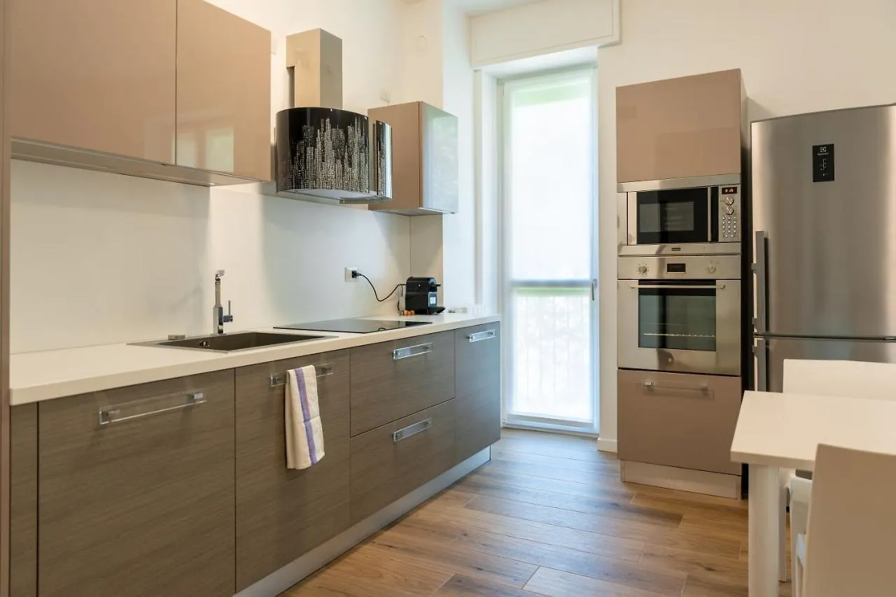 Appartamento 15Min Metro Duomo - Rho Fiera - Skyscraper Kitchen Milano